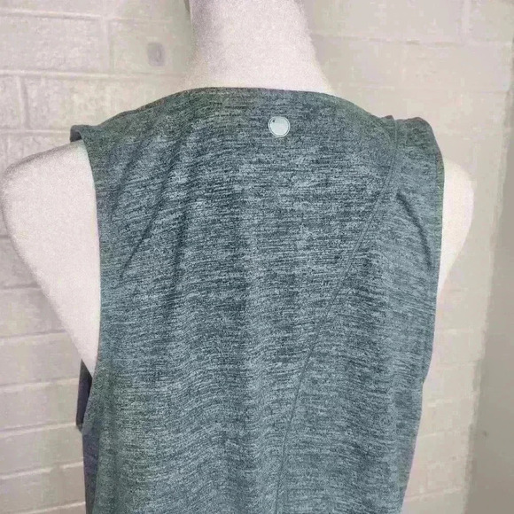 Yogalicious women's athletic tank top open back size large - Picture 5 of 7